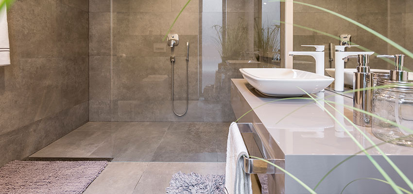 Advantages of a Doorless Shower – Would You Prefer it?